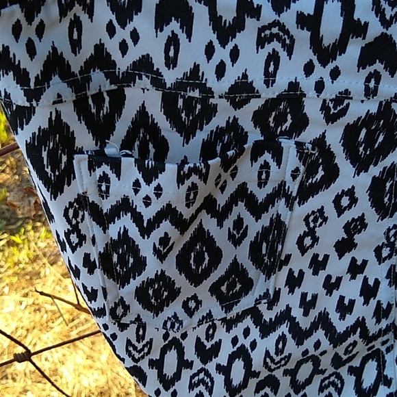 Steve Madden pattern Leggings size medium - Picture 5 of 6